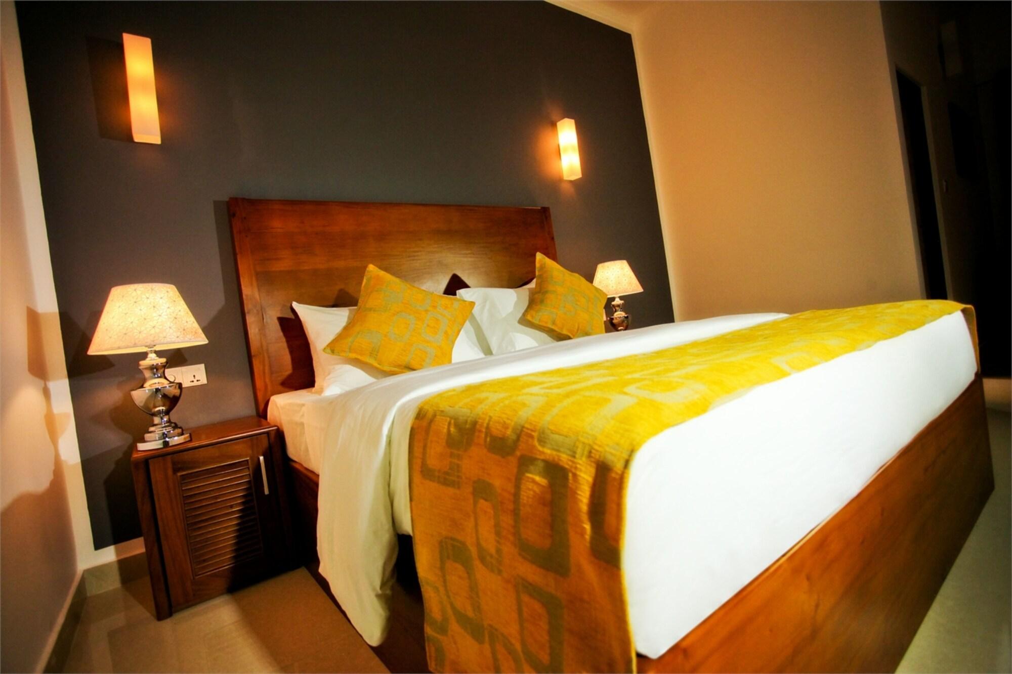 Hotel Travellers Nest Kandy Exterior photo