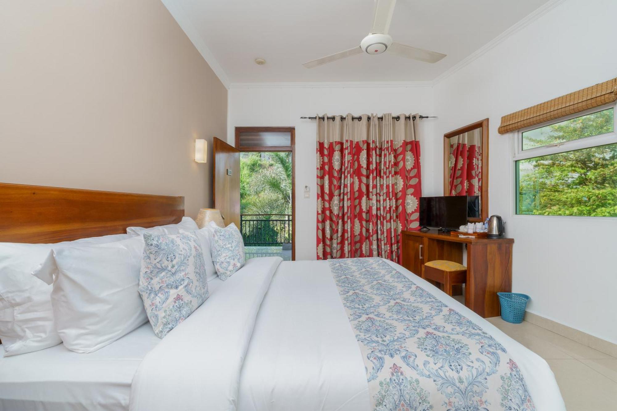Hotel Travellers Nest Kandy Exterior photo