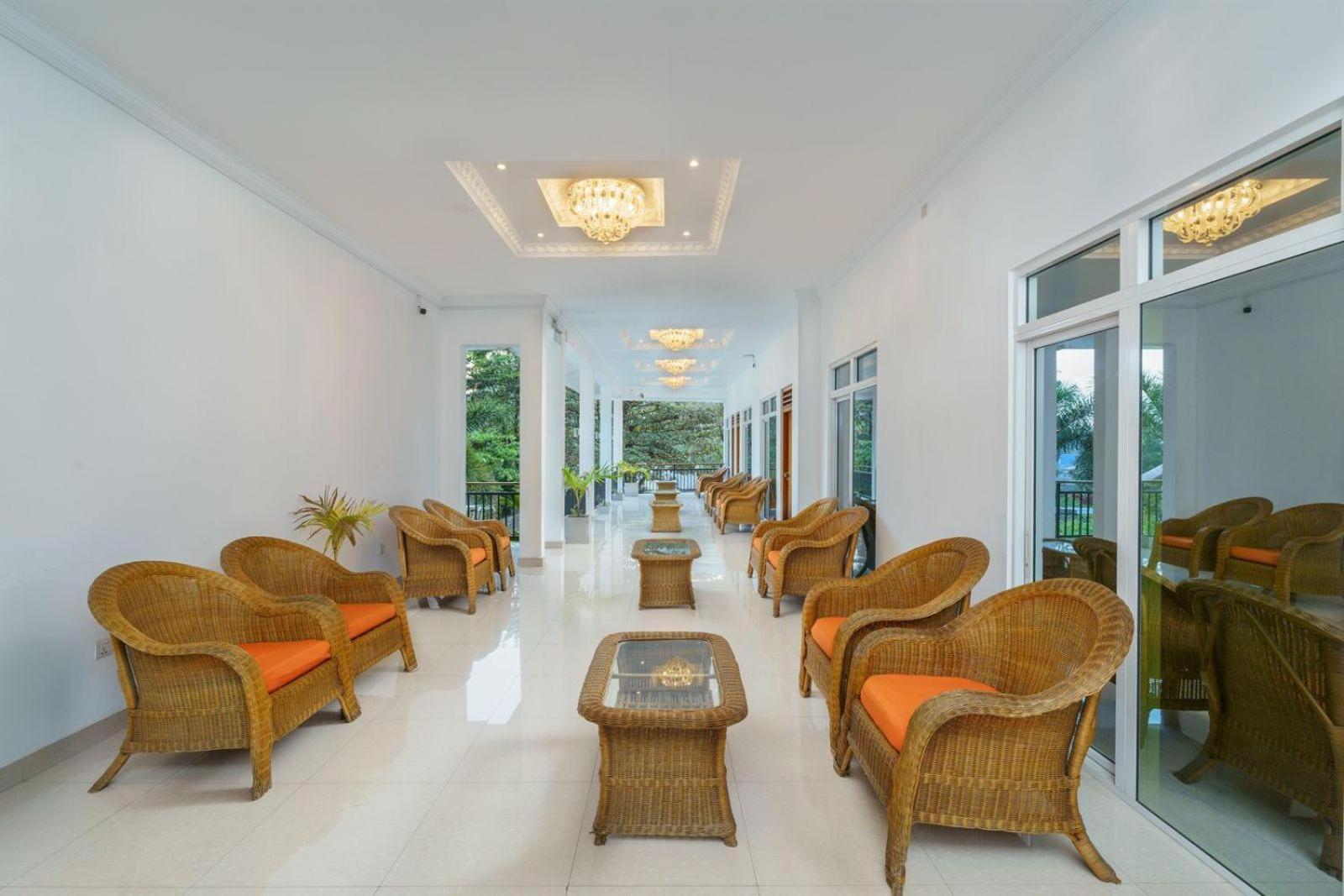 Hotel Travellers Nest Kandy Exterior photo