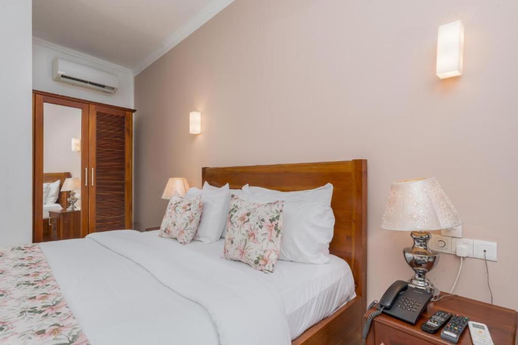 Hotel Travellers Nest Kandy Exterior photo
