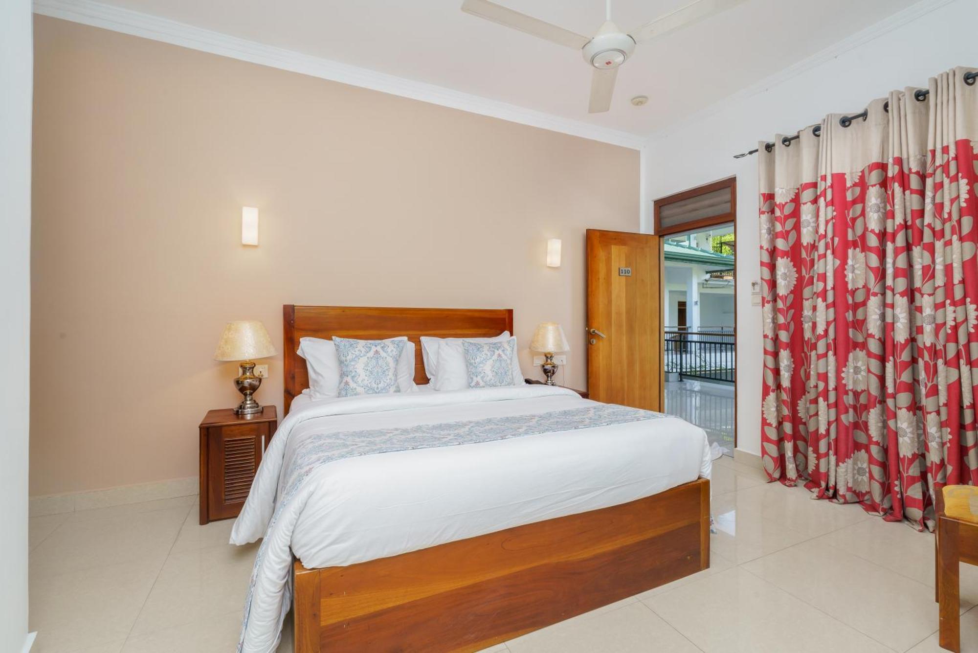 Hotel Travellers Nest Kandy Exterior photo
